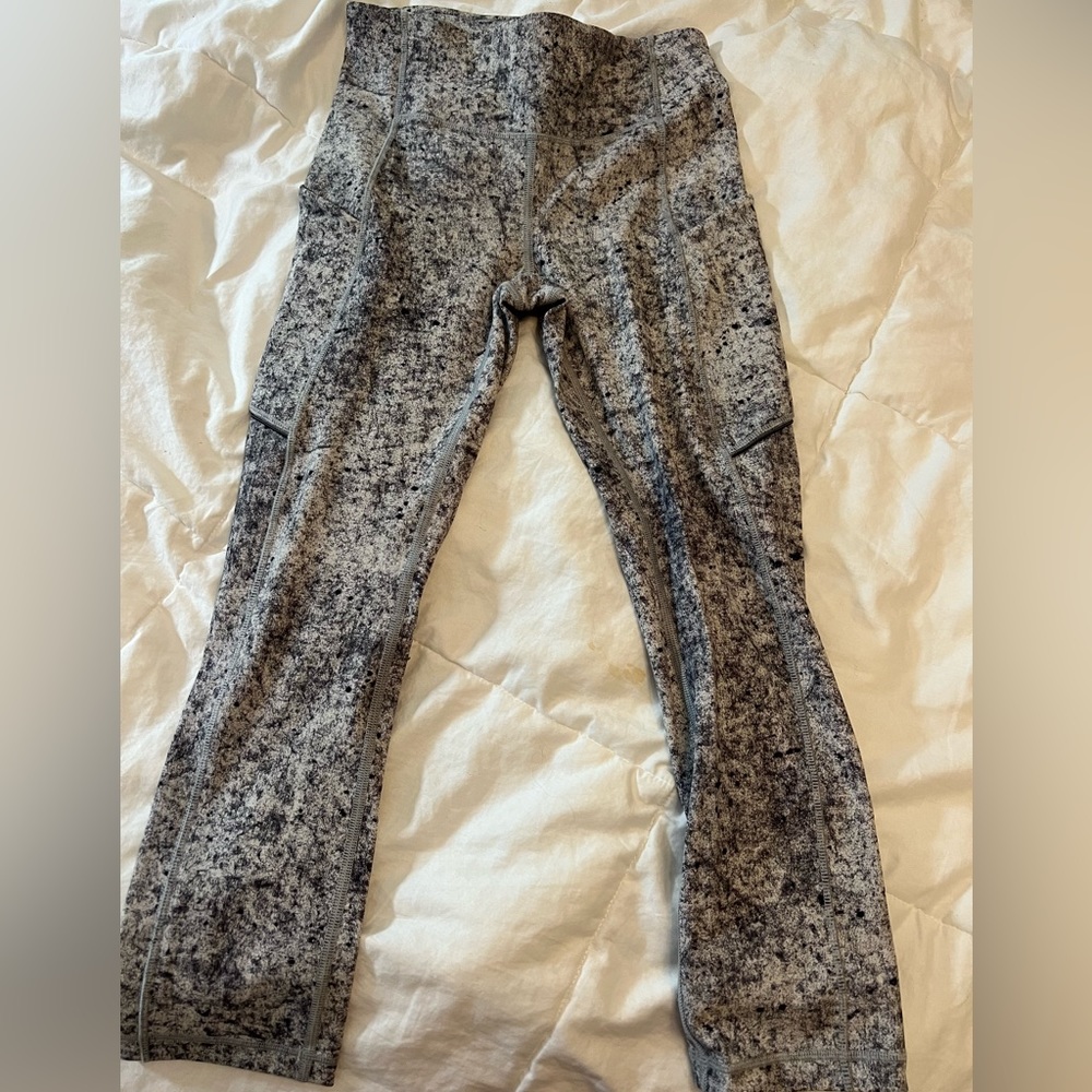 LULULEMON LEGGINGS SIZE 2